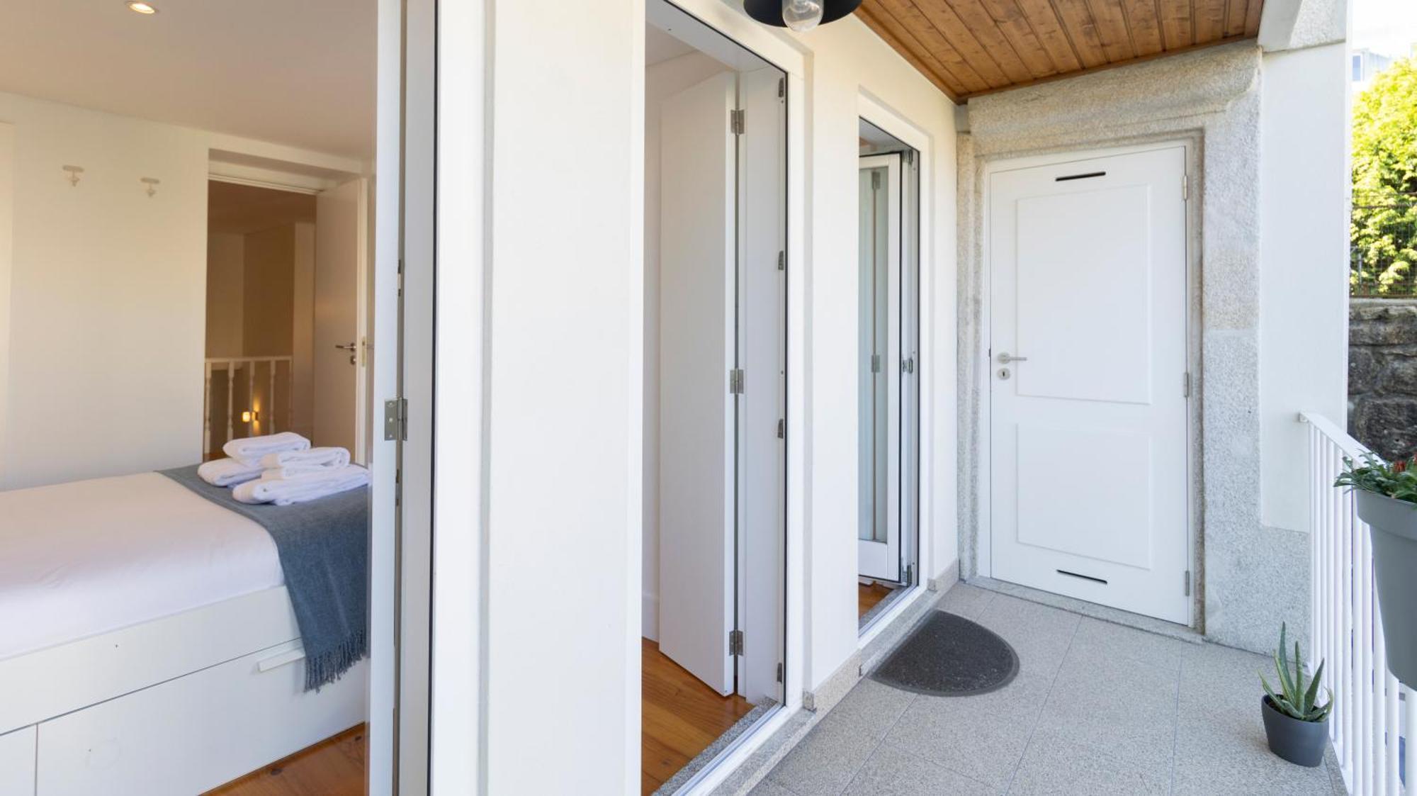 City Center Duplex W Patio By Lovelystay Porto Exterior photo