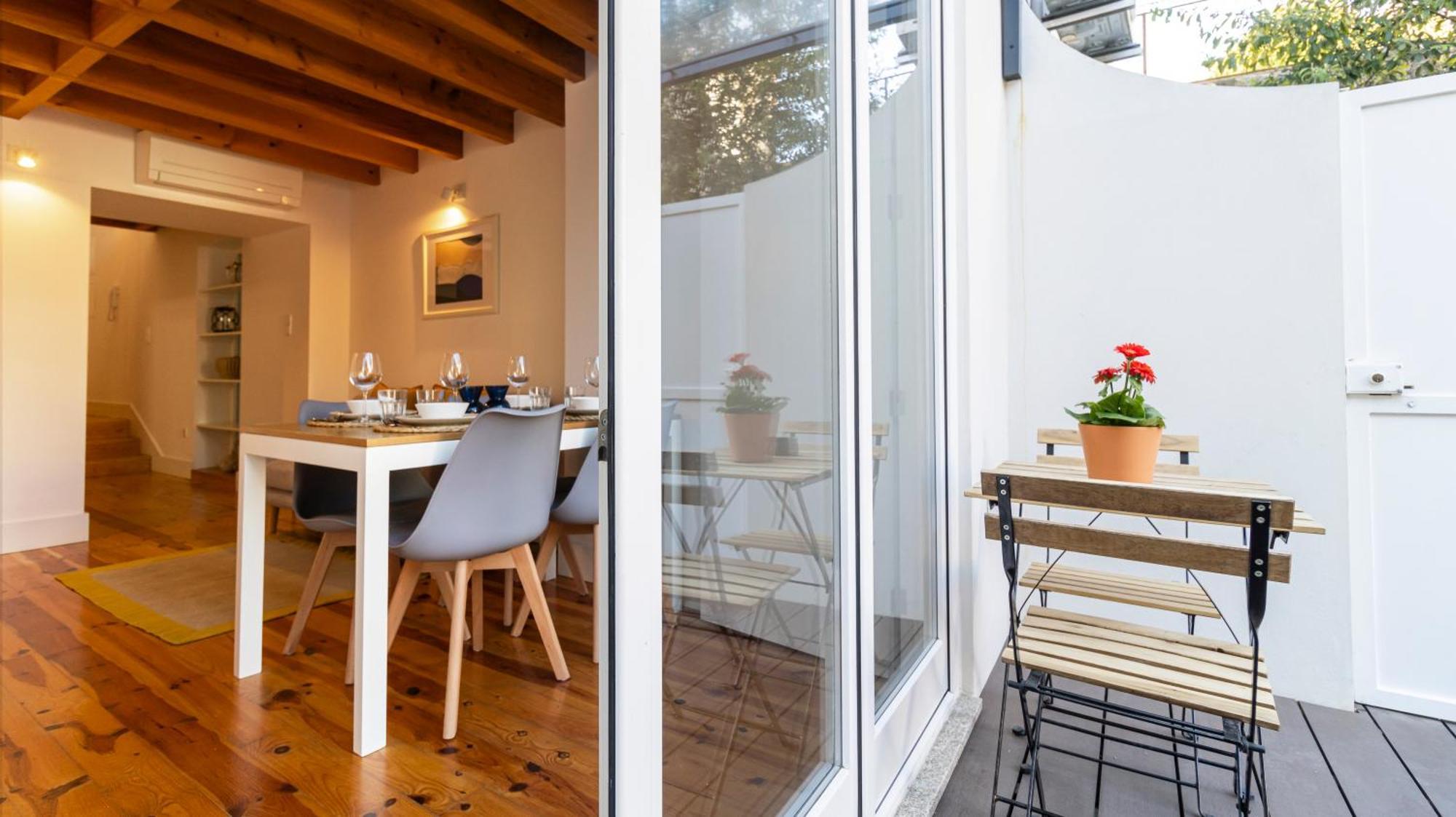 City Center Duplex W Patio By Lovelystay Porto Exterior photo