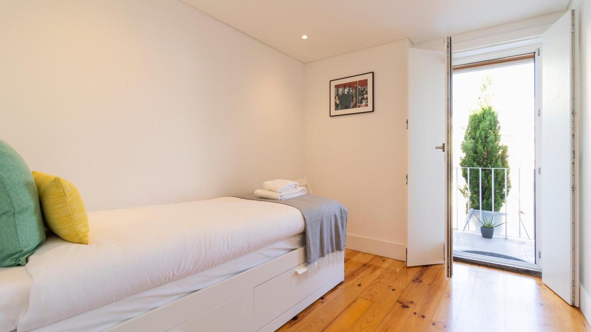City Center Duplex W Patio By Lovelystay Porto Exterior photo
