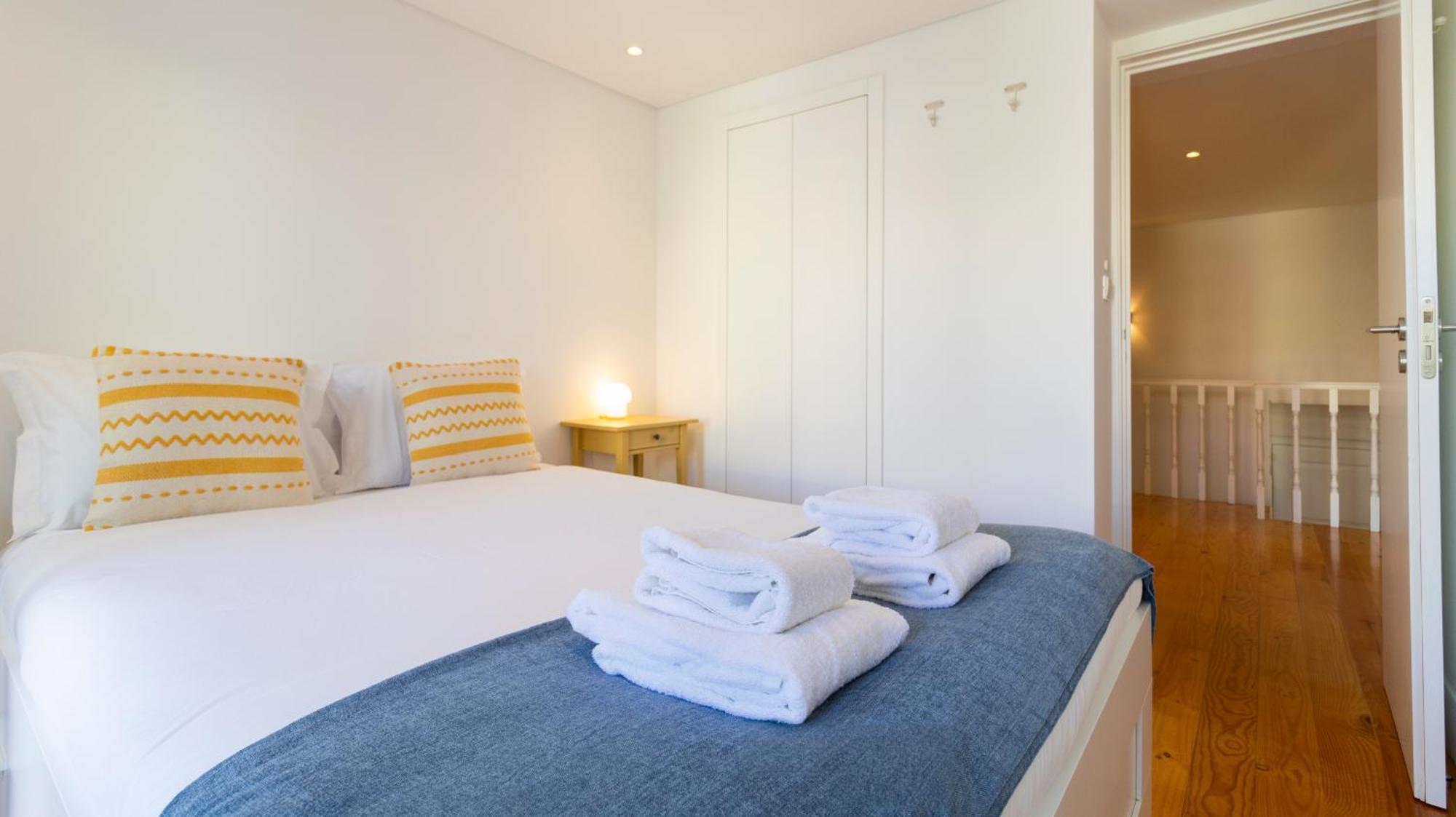 City Center Duplex W Patio By Lovelystay Porto Exterior photo